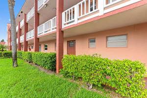 9421 Sunrise Lakes Boulevard 110, Sunrise, FL 33322 Sold 09/29/25