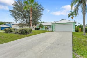 450 SW Dauphin Avenue, Port Saint Lucie, FL 34953 - MLS#R11120622