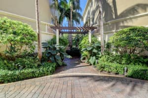 921 Osceola Drive 4, Boca Raton, FL 33432 - MLS#R11120725