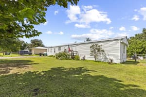 6585 NE 7th Street, Okeechobee, FL 34974 - MLS#R11120779