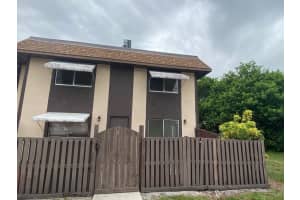 2130 Sherwood Forest Boulevard 14, West Palm Beach
