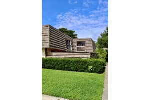 526 5th Terrace, Palm Beach Gardens, FL 33418 Sold 12/05/25