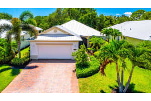 443 11th Square SW, Vero Beach, FL 32962 - MLS#R11120944