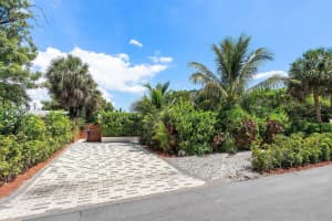 2041 NE 30th Street, Fort Lauderdale, FL 33306 - MLS#R11120980