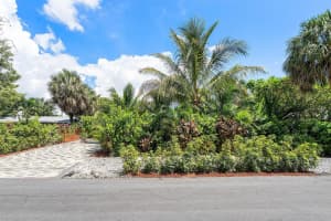 2041 NE 30th Street, Fort Lauderdale, FL 33306 - MLS#R11120980