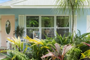 2545 1st Place N, Vero Beach