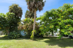 2545 1st Place, Vero Beach, FL 32962 - MLS#R11120988