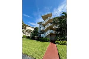2615 S Garden Drive 101, Lake Worth, FL 33461 - MLS#R11121026