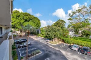 555 Banyan Tree Lane, Delray Beach, FL 33483 - MLS#R11121087