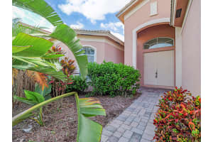 5518 Place Lake Drive, Fort Pierce, FL 34951 - MLS#R11121137