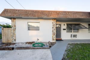 714 S Arnold Avenue B, Lantana, FL 33462 - MLS#R11121143
