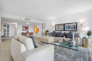 2400 Presidential 204 Way 204, West Palm Beach, FL 33401 - MLS#R11121203
