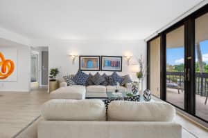 2400 Presidential 204 Way 204, West Palm Beach, FL 33401 - MLS#R11121203