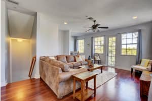 290 NE 5th Avenue 1, Delray Beach, FL 33483 - MLS#R11121303