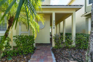 2558 Pineland Drive, Port Saint Lucie, FL 34952 - MLS#R11121319