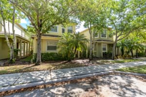 2558 SE Pineland Drive, Port St Lucie, FL 34952 - MLS#R11121319