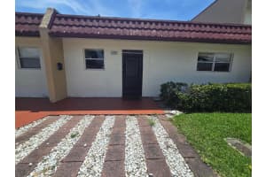 102 Lake Anne Drive, West Palm Beach, FL 33411 - MLS#R11121325
