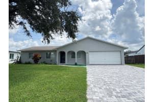 2281 SE Belvedere Street, Port Saint Lucie, FL 34984 - MLS#R11121365