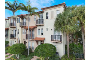 52 Via Floresta Drive, Boca Raton, FL 33487 - MLS#R11121401