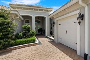 5202 S Sterling Ranch Circle, Davie, FL 33314 - MLS#R11121406
