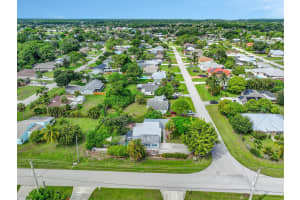 502 SW Banks Terrace, Port Saint Lucie, FL 34953 - MLS#R11121437
