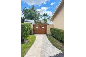 860 NW 21st Way, Delray Beach, FL 33445 - MLS#R11121502
