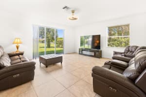 9070 Winterhaven Circle, Wellington, FL 33411 - MLS#R11121536