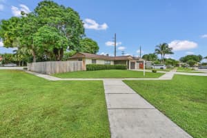 5001 Woodstone Circle, Lake Worth, FL 33463 - MLS#R11121550