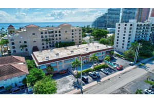 2400 NE 33rd Avenue 211, Fort Lauderdale, FL 33305 - MLS#R11121560