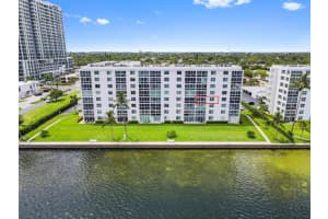 301 Lake Shore Drive 402, Lake Park, FL 33403 Sold 12/04/25