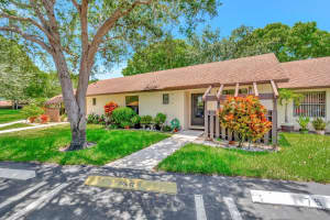 79 Via De Casas Norte, Boynton Beach, FL 33426 - MLS#R11121562