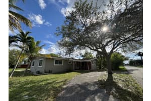 117 SE 4th Avenue, Deerfield Beach, FL 33441 - MLS#R11121576