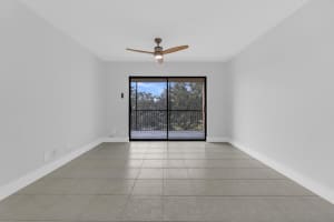 200 Jacaranda Country Club 3c, Plantation, FL 33324 - MLS#R11121610