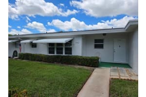 7205 W Oakridge Circle, Lake Worth, FL 33462 - MLS#R11121621