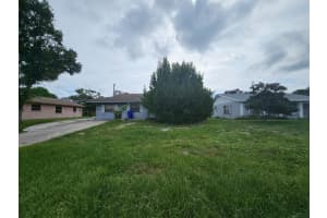 338 8th Avenue SW, Vero Beach, FL 32962 - MLS#R11121658