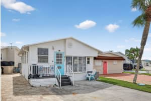 121 Nettles Boulevard, Jensen Beach, FL 34957 Sold 09/23/25