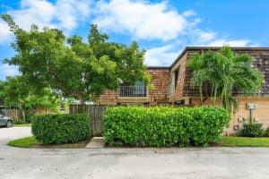 76 Lake Arbor Drive, Palm Springs, FL 33461 - MLS#R11121705