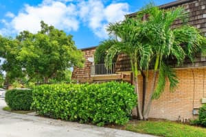 76 Lake Arbor Drive, Palm Springs, FL 33461 - MLS#R11121705