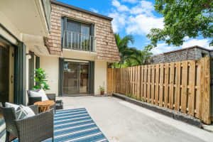 76 Lake Arbor Drive, Palm Springs, FL 33461 - MLS#R11121705