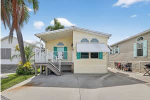 566 Nettles Boulevard, Jensen Beach