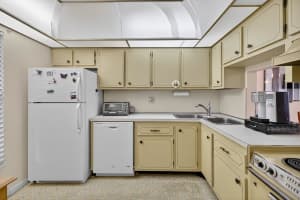 6020 NW 64th Avenue 211, Tamarac, FL 33319 - MLS#R11121715