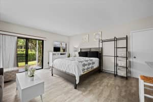 11863 Wimbledon Circle 428, Wellington