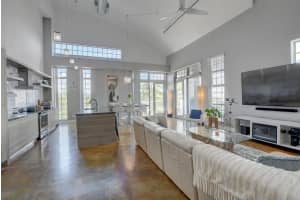 185 NE 4th Avenue 301, Delray Beach, FL 33483 - MLS#R11121740