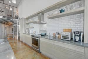 185 NE 4th Avenue 301, Delray Beach, FL 33483 - MLS#R11121740