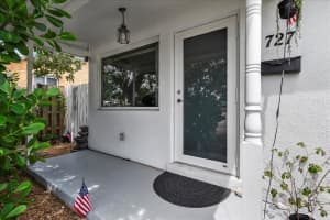 727 Bunker Road, West Palm Beach, FL 33405 - MLS#R11121742