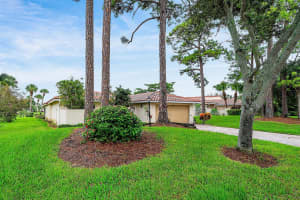 6 Woods Lane, Boynton Beach, FL 33436 - MLS#R11121802