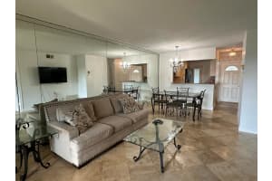 1951 NE 39th Street NE 326, Lighthouse Point, FL 33064 - MLS#R11121843