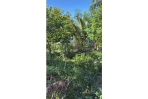 215 Evergreen Drive, Lake Park, FL 33403 Sold 11/28/25