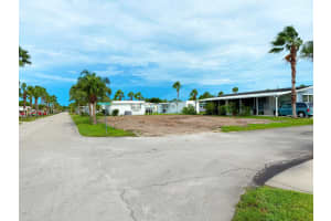 2 SE Hernando Lane, Port Saint Lucie, FL 34952 - MLS#R11121880