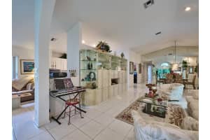 9758 Harbour Lake Circle, Boynton Beach, FL 33437 - MLS#R11121903